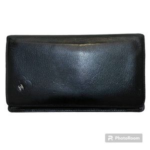 CHANEL Black Leather Camellia Bifold Long Wallet - Authentic